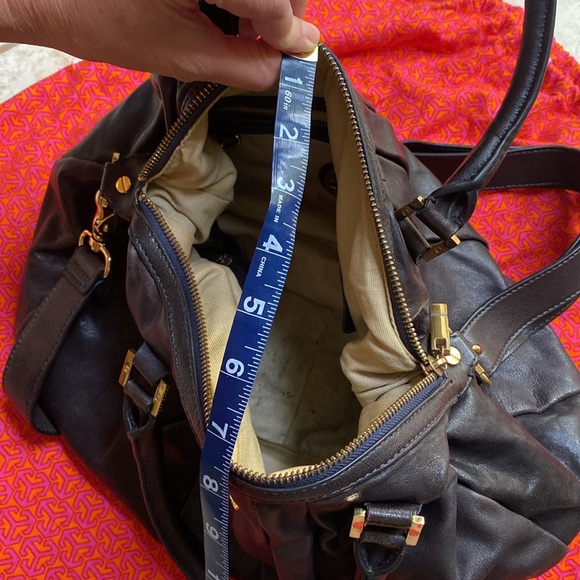 Tory Burch Verona Pleated Bag - Picture 13 of 16